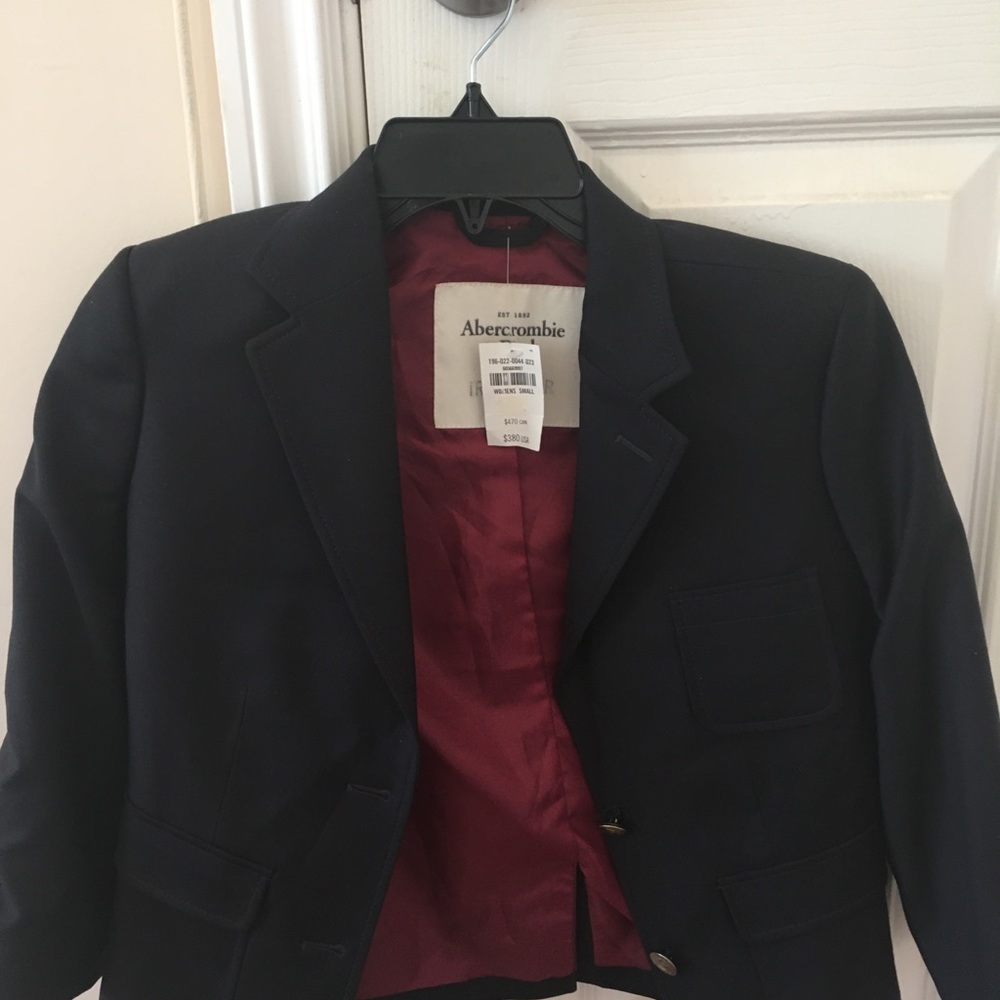 Abercrombie & Fitch women suit